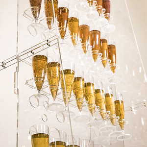 Champagne Wall HOMESWEET Removable Clear Plastic Drink Rack Champagne Wall Display Wedding Display Acrylic Prosecco Wall