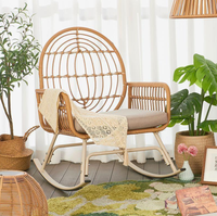 Fauteuil à bascule moderne en rotin - Pivotant et capitonné pour balcon, salon, extérieur ; Chaise longue confortable pour une personne