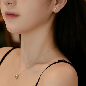 Aretes de Plata de Ley 925 con Baño de Rodio, Diseño Clásico Dylam, Forma Ovalada, con Circonita Cúbica 5A, para Mujer - Product Image 6