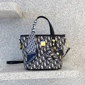 Sac messager de style féminin en PU. Équipé de décorations. L'intérieur est en fibre de polyester. - Product Image 6