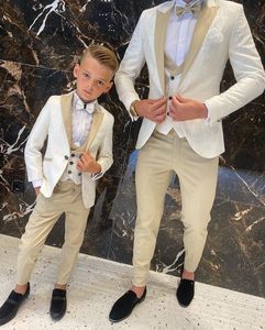 Abiti da Uomo Padre e Figlio per Matrimonio Smoking 3 Pezzi Bianco con Motivo Floreale Vestito Slim Fit per Cocktail Party Abiti da Sposo su Misura - Product Image 6