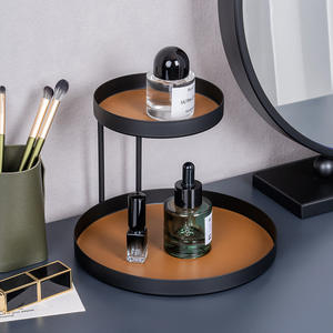 <span class=keywords><strong>ชั้น</strong></span><span class=keywords><strong>วาง</strong></span><span class=keywords><strong>ของ</strong></span>ทรงกลมแบบตั้งพื้นสอง<span class=keywords><strong>ชั้น</strong></span> ทำจากเหล็กดัดและหนัง สไตล์นอร์ดิก สำหรับเก็บเครื่องสำอาง เครื่องประดับ และของตกแต่ง - Product Image 4