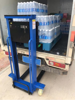 Chariot élévateur semi-électrique portable de première classe 300 kg 1,3 1,6 m, chariot élévateur autochargeur avec télécommande