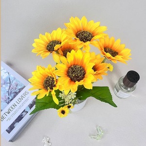 Fleur artificielle en soie Jinhe, tournesol à 7 têtes, pour décoration de mariage et de maison - Product Image 3