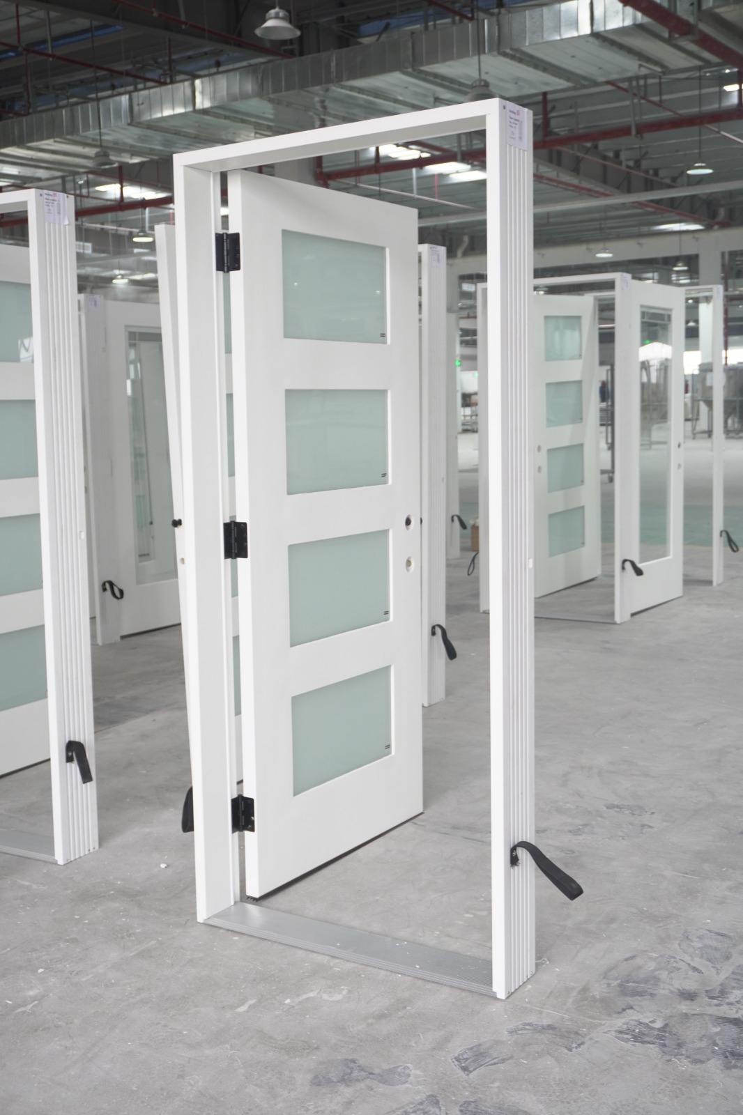 Avec panneau en verre