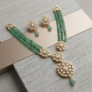 Conjunto de Collar Clásico de Plata 925 para Mujer con Cuentas Verdes y Trabajo Kundan, Joyería Tradicional India, Conjunto de Aretes para Novia - Product Image 5