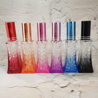 Flacon pulvérisateur en verre transparent dégradé de 21 ml en forme de tour Eiffel avec pulvérisateur en aluminium pour parfum