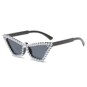 Lunettes de soleil œil de chat en perles UV400 pour femmes, monture petite, de marque de luxe, tendance 2025, avec logo personnalisé - Product Image 5