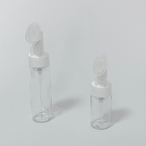 Bouteille pompe à <span class=keywords><strong>mousse</strong></span> <span class=keywords><strong>nettoyante</strong></span> pour le <span class=keywords><strong>visage</strong></span> en plastique de haute qualité et à prix abordable avec brosse <span class=keywords><strong>nettoyante</strong></span> pour le <span class=keywords><strong>visage</strong></span> en silicone - Product Image 4