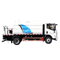 Camion de balayeuse d'eau de rue de moteur diesel de Foton 7000 litres avec la pompe de canon de brouillard et le réservoir d'arroseur