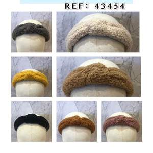 Fascia per capelli in pelliccia di agnello da donna, accessorio moda invernale caldo in finta pelliccia, colore unico, per uso quotidiano, mantiene al caldo - Product Image 1