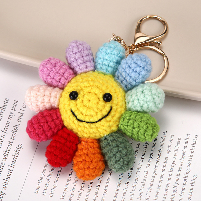 Colorful Artificial Handmade Crochet Sunflower Keychain Bag Charm Car Keychain Mini Doll Knitted Flowers Keyring for Gifts