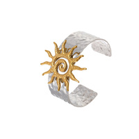 Bracelet manchette large ajouré en acier inoxydable plaqué or 18 carats, motif soleil martelé, style statement, empilable