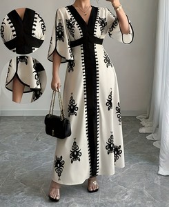 Robe longue en mousseline de soie à imprimé cachemire, col en V, manches évasées, style vintage décontracté et élégant pour les vacances et les soirées estivales - Product Image 6