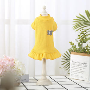 ملابس من الفراء للحيوانات الأليفة منخفضة السعر واقتصادية للبيع المباشر بسعر الجملة للكلاب والقطط مع تنورات ملابس حيوانات أليفة مرنة تسمح بالتهوية - Product Image 4