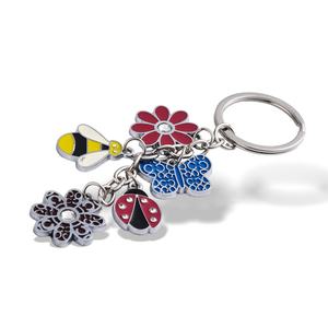 Llavero de metal con esmalte suave y dijes de mariposa, abeja y mariquita con diseño floral 2D, personalizado con logotipo de marca - Product Image 3