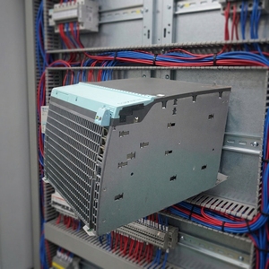 Módulo de Línea Activa 6SL3130 7TE31 2AA3 Nuevo, 120 KW, 200A, Tamaño RAME, Convertidor de Frecuencia en Stock - Product Image 1