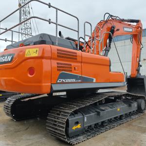 Nouveaux stocks d'excavatrice coréenne Doosan 225LC machines de construction sur chenilles d'occasion de 25 tonnes offres spéciales d'occasion 25 tonnes en vente - Product Image 4