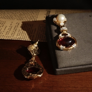 Boucles <span class=keywords><strong>d</strong></span>'oreilles géométriques en perles <span class=keywords><strong>de</strong></span> <span class=keywords><strong>culture</strong></span> incrustées <span class=keywords><strong>de</strong></span> verre <span class=keywords><strong>de</strong></span> style rétro, exquises, élégantes et haut <span class=keywords><strong>de</strong></span> gamme - Product Image 4