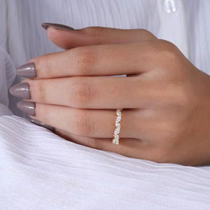 Bague Éternité Élégante en Diamant pour Femme |   Bague en or taille marquise, bijoux de luxe empilables pour mariage et anniversaire - Product Image 2