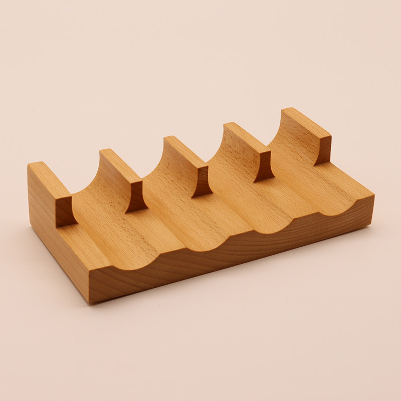 Estante en forma de U de madera de haya con 4 compartimentos.