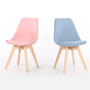 Scandinavian thiết kế đơn giản bằng gỗ cổ điển Tulip nhựa Ghế ăn PP Ghế nhựa với chân gỗ cho phòng khách