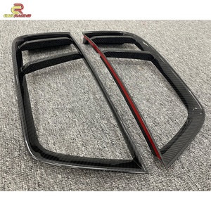 ชิ้นส่วนตกแต่งรถยนต์คาร์บอนไฟเบอร์แบบแห้งเงา  ตะแกรงรังผึ้งช่องระบายอากาศกันชนหลัง สำหรับ Audi R8 Base Coupe 2 ประตู ปี 2016-2018 - Product Image 2