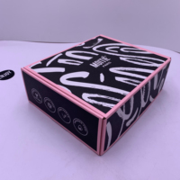 Boîte-cadeau d'enveloppe en carton ondulé rose imprimé personnalisé du fabricant UV pour boîtes d'emballage en papier d'expédition de vêtement cosmétique