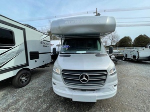 Autocaravana de Lujo Blanca USADA BARATA, Nueva 2023, Forest River Sunseeker, para 4-6 Personas, Emisión Euro 5, Carga Útil de 11000 kg - Product Image 6