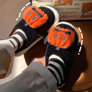 Chaussons d'intérieur Halloween style dessin animé citrouille, Nouveaux chaussons d'hiver pour hommes, Chaussons citrouille motif poulet - Product Image 3