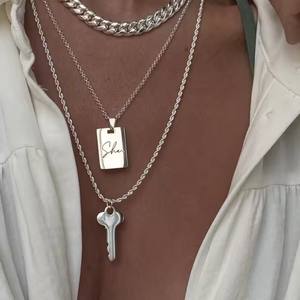 थोक स्टेनलेस स्टील वैयक्तिकृत आभूषण कस्टम उत्कीर्ण वह हार महिलाओं के उपहार के लिए सरल आयताकार लटकन हार - Product Image 3