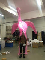 Costume géant gonflable de flamant rose pour les défilés