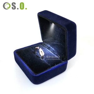 Shero Logo personnalisé haut de gamme coloré luxe velours bague collier lumière LED boîte à bijoux emballage avec LED - Product Image 5