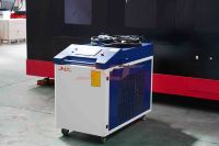 Machine de nettoyage au laser à fibre CW 6000W avec refroidissement par eau, haute efficacité pour le métal, le bois, la pierre, l'élimination de la rouille et de la peinture, garantie de 3 ans