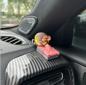 Ornamenti per Auto <span class=keywords><strong>Tom</strong></span> <span class=keywords><strong>e</strong></span> <span class=keywords><strong>Jerry</strong></span>, Decorazioni per Interni Auto, Cornice Porta, Console Centrale, Statuette Carine da Scrivania, Piccoli Ornamenti - Product Image 6