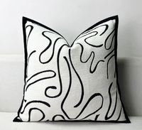 Housses de coussin carrées en chenille noir et blanc, motif géométrique, bordure cousue main, fermeture éclair invisible, luxe haut de gamme pour salon
