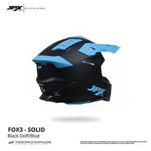 Le casque de motocross JPX Fox3 à sangle magnétique est noir jais avec une finition bleu mat pour des performances et un style tout-terrain extrêmes. - Product Image 6