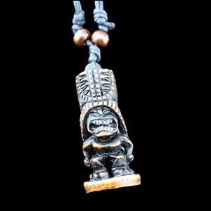 Collar con Colgante de Estatua <span class=keywords><strong>Tiki</strong></span> de Resina Maorí de Nueva Zelanda al por Mayor, Collar Étnico Retro de Protección y Fortuna para Hombre - Product Image 3