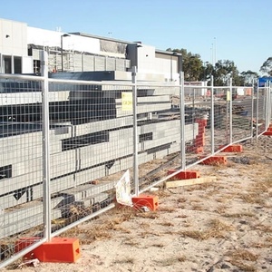 Clôture temporaire australienne avec treillis métallique galvanisé, design durable et amovible, et pieds remplis de béton pour événements publics en extérieur - Product Image 2
