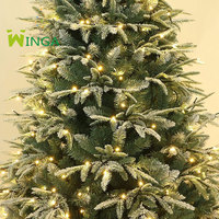 Großhandel Realistischer PVC-PE-Mix Frostiger Kiefernbaum 7ft LED Schneebedeckter Künstlicher Weihnachtsbaum zur Dekoration