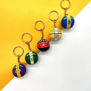 Porte-clés sur le thème du <span class=keywords><strong>basket</strong></span>-ball <span class=keywords><strong>NBA</strong></span> en gros Porte-clés en caoutchouc PVC Cadeau pour les fans - Product Image 3