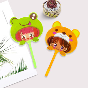 Stylo en forme d'éventail - Cadeau promotionnel pour les activités marketing sur le terrain ; Papeterie créative ; Stylo à bille mignon à motif de dessin animé pour - Product Image 1