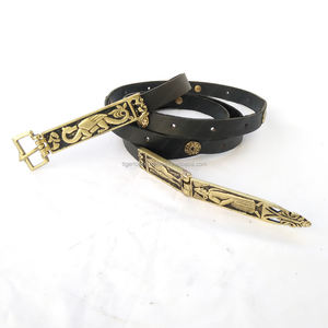 Ceinture en cuir médiéval en noir pour femme, ceinturon médiéval, avec rosaces en laiton - Product Image 1