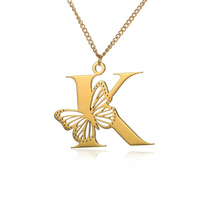 Collier en acier inoxydable de haute qualité avec 26 lettres creuses en forme de papillon, une chaîne de clavicule unique et élégante