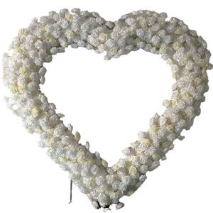 Arche de fleurs artificielles en forme de cœur personnalisée avec toile de fond de fleurs blanches pour la décoration d'arrangements de mariage - Product Image 2