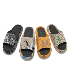 Sandale de créateur décontractée pour homme Sandales personnalisées Chaussons de plage pour garçons Hommes
