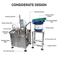 Machine automatique d'insertion de joints, machine d'insertion de garnitures pour bouchons de bouteilles et de gobelets pour fermetures alimentaires et cosmétiques
