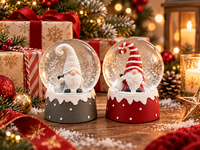 Set aus 2 Weihnachts-Schneekugeln aus Glas mit Glitzer, Schneekugel mit Gnom-Figur, Harz-Basis, Handbemalte Feiertagsdekoration für Zuhause