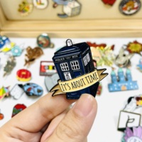 Fabrication de badges métalliques sans minimum de commande, épingles en émail dur, épingles de revers personnalisées, épingles en émail sur mesure