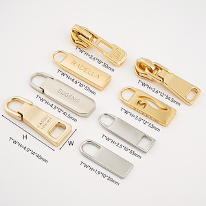 Accessoires vestimentaires : Tirette de fermeture éclair personnalisée de haute qualité avec logo de marque pour vêtements – Modèle 5 #   Glissières de fermeture éclair en métal pour sacs - Product Image 4
